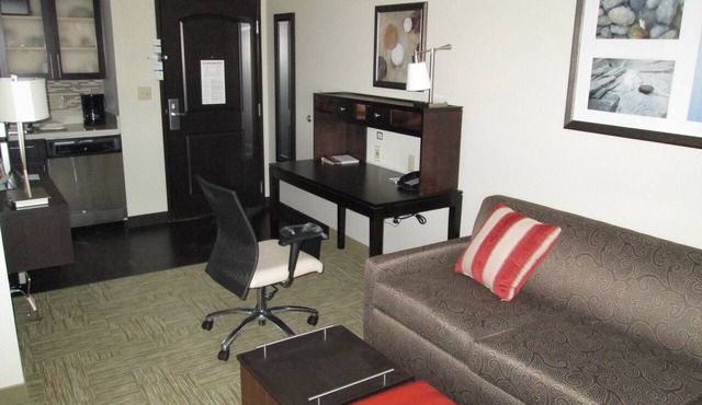 Accessible 2BR Suite | Breakfast + Full Kitchen