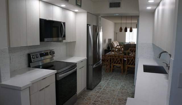 Activities galore in gorgeous, newly renovated 55+ golf community! Six mos min!