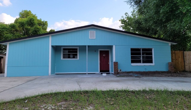 Affordable Casual Living in Altamonte Springs for Large Group