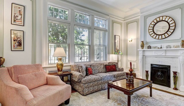 Amazing 1 Bed in Starland, Heated Pool Access