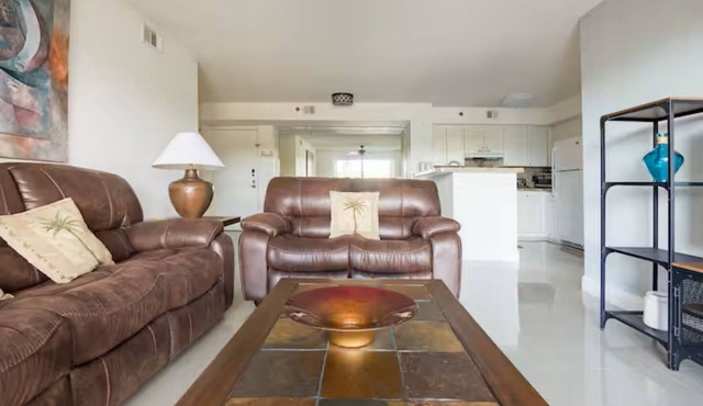 Amazing 2-bedroom apartment with AC in vibrant Miami