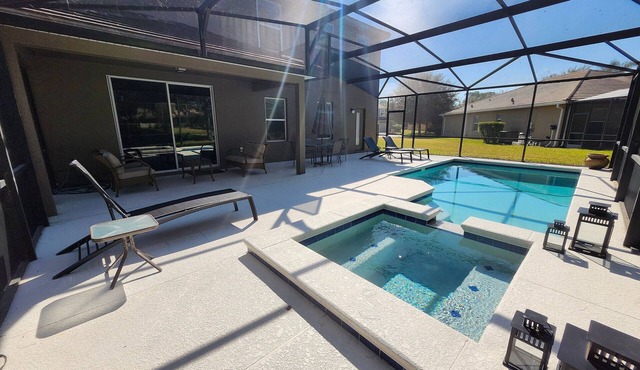 Amazing 5BD/5BA House with Pool and TV Near Disney
