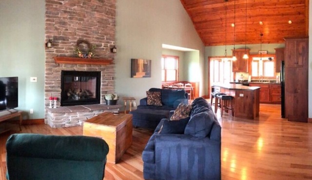 Amazing Cabin Overlooking Hells Branch Valley in Elizabeth