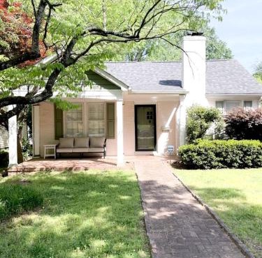 Amazing Cottage with Great Sights in Charlotte, North Carolina