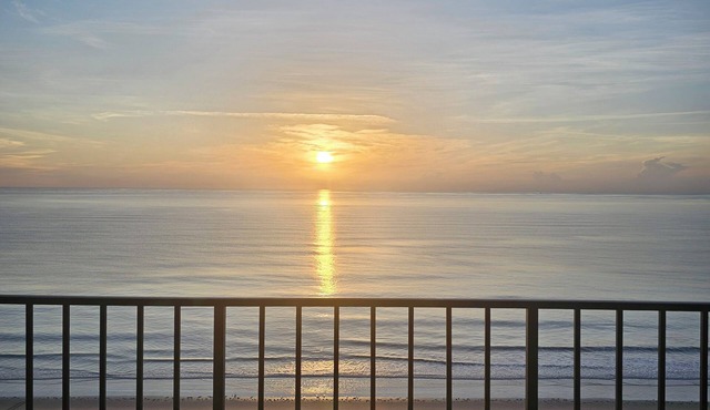 Amazing views from this 2-bedroom 2-bath apartment in Hutchinson Island.