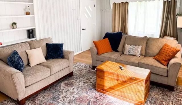 Annie's Abode - Downtown LC
