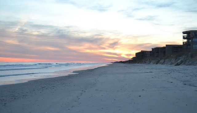 Aug 22 -Sept 19 OPEN/DISCOUNT> 2BD OCEANFRONT CONDO>SHIPWATCH VLLA/BALCONY/POOL