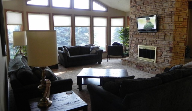 Aviator Dreams; Spacious Retreat Located On Small Local Airport in Mead