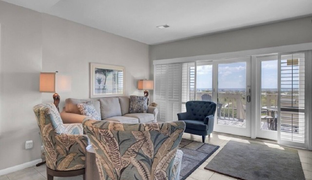 Award-Winning Resort Amenities | Mariners Walk 1A