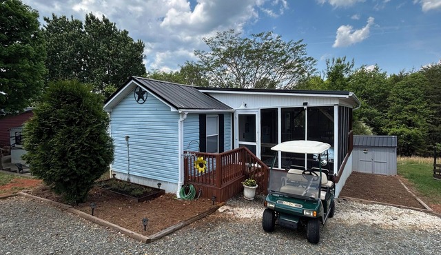 Badin Shores Resort Tiny Home - Pool, Beach, Porch w/TV - Includes Golf Cart