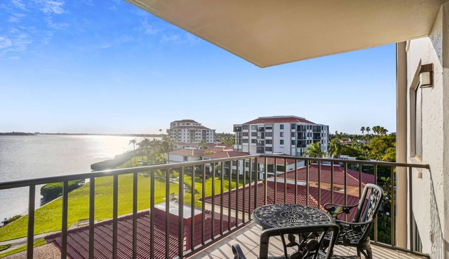 Bahia Del Mar 501- Cozy and Coastal, Enjoy Isla Del Sol