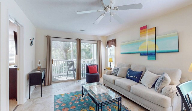 Balcony & Pool Access: 'Longs Cozy Haven'