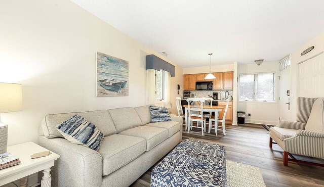 🏖️ Bayfront Shores Condo | Private Beach Sunset Views ➠ 5682 in Williamsburg