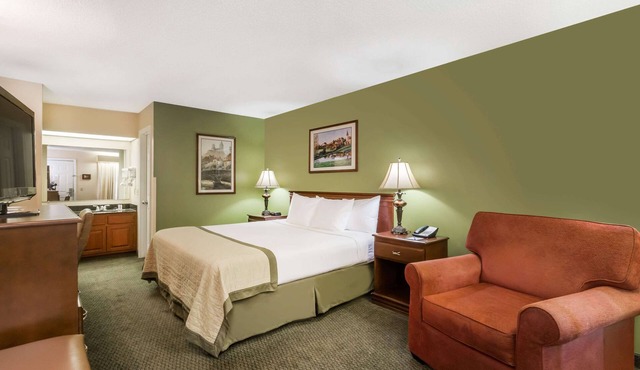 Baymont by Wyndham Waycross