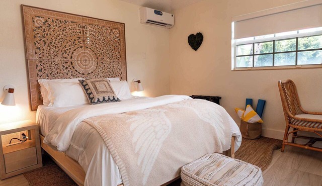 Beach Access Bungalow w/Kayaks & Pet-Friendly