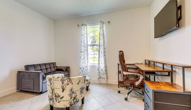 Beach-Hop & Golf! Port St Lucie Apt w/Shared Yard