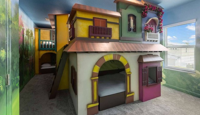 Beachcomber Bliss | New 6BR Beach Home w Pool, Karaoke, Movie Theater, Arcade