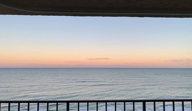 Beachfront Bliss 2BR/2BA Ocean View Condo on North Hutchinson Island