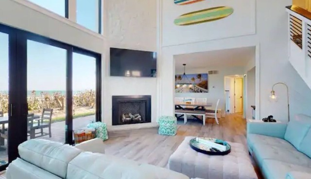 Beachfront Getaway Licensed Beachfront Townhome- PRIVATE POOL