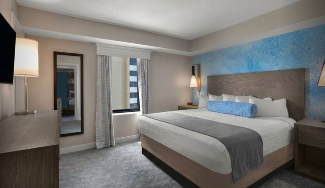 Beachfront Stay with Kitchen, Waterpark & Boardwalk Nearby l 2 Spacious Suite