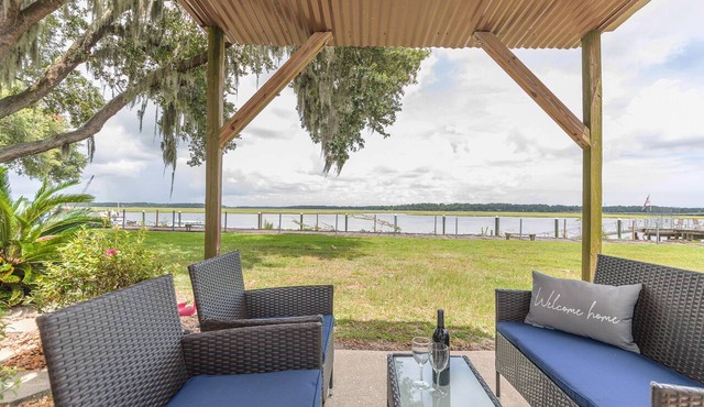 Beaufort's Blue Heron Hideaway on Battery Creek