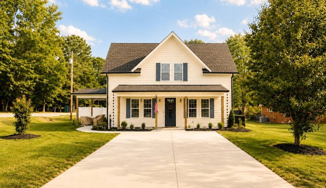 Beautiful Brand New Build 3-bedroom house in peaceful Rolesville 2 king bed