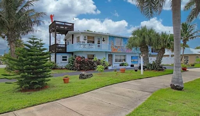 Beautiful Mermaid House on Hutchinson Island with Ocean access
