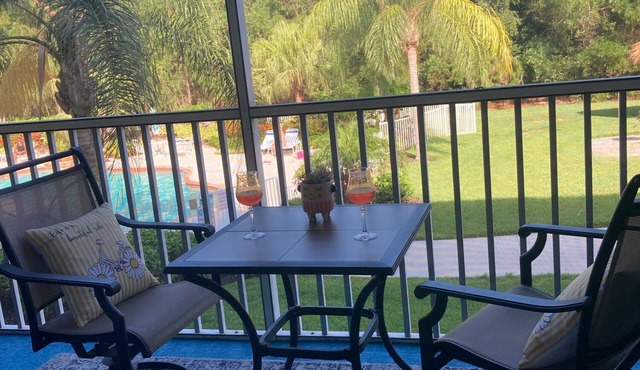 Beautiful Pool View Condo. Your Florida Escape Awaits!