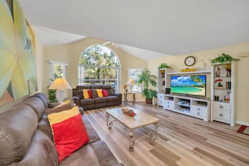 Beautiful Royal Palm Bay Condo near Disney