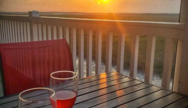 Beautiful views! W/Pool, pet friendly