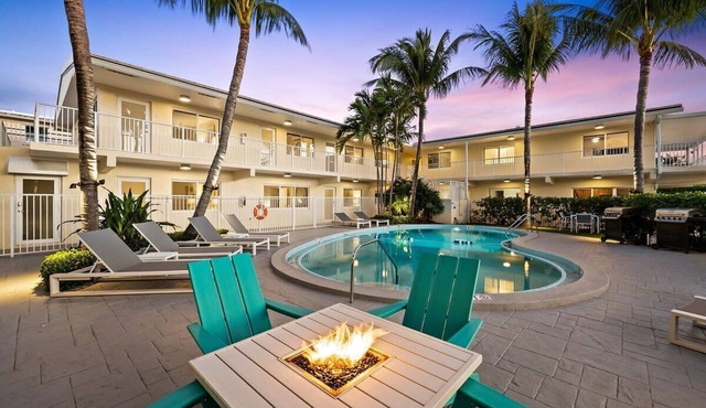 Bermuda Isles Villas - Queen #11