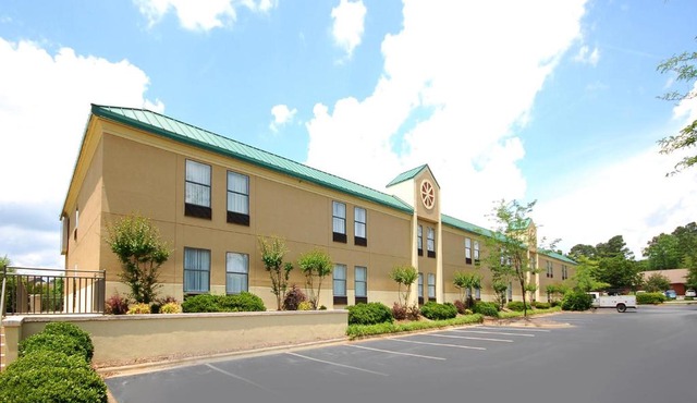 Best Western Plus Edison Inn