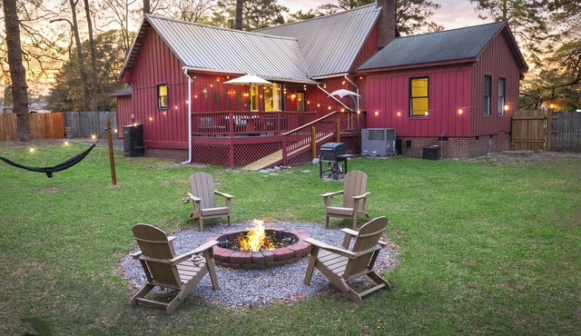 Big Red Columbia Living near DT, USC, Ft. J! Pets!