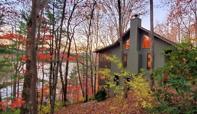 Black Bear Roost in Thunderbird at Lake Santeetlah - 4 bed, 2.5 bath