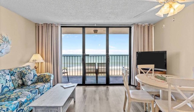 Blue Crab Hideaway, Oceanfront with pool