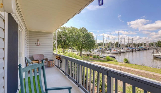 Blue Pelican River Oasis on the Neus! Walk to Pier