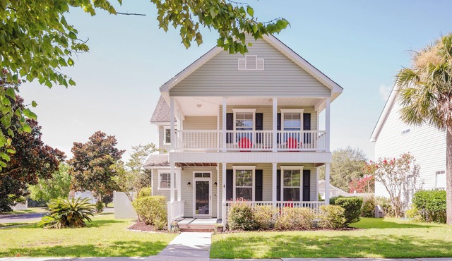 Bluffton Magnolia House charming 3 bedroom home walk to Old Town Bluffton