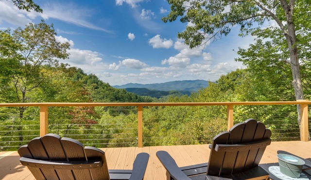 Breathtaking Marble Home on 5-Acre Hillside! in Marble