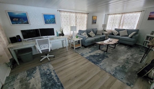 Bright & Cozy Getaway Close to Beaches & Disney