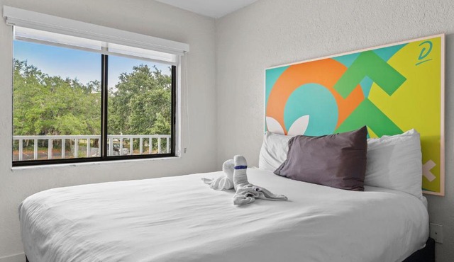 Budget Disney Room Pool & Parking