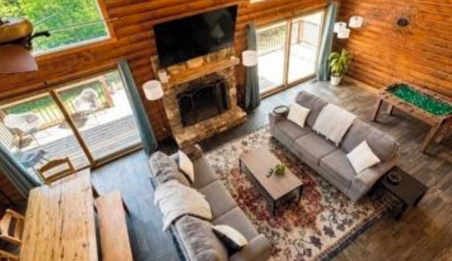 Cabin by lake. 15 mins to Clemson University and AU