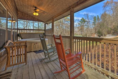 Cabin w/Hot Tub - Near Nantahala Outdoor Center!