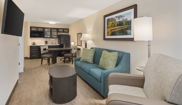 Candlewood Suites Charlotte - Arrowood by IHG