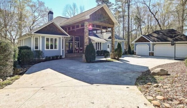 Cardinal Rose Lakehouse