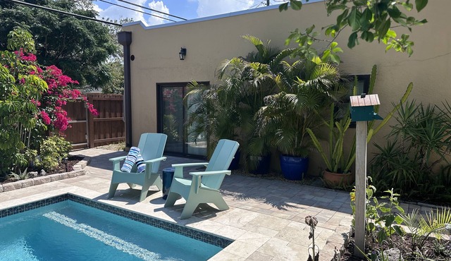 Casa de Roble Guest Suite Saltwater Pool