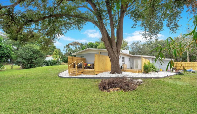 Casa LUNA w/Fireplace + Lake View + 10min to dwtn