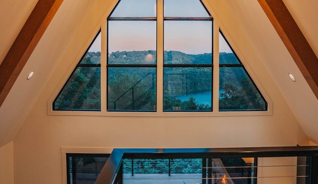 Center Hill Lake A-Frame - Lake View & Hot Tub