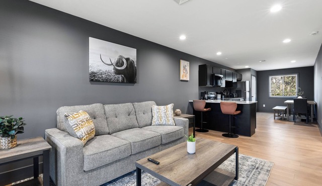 Central 2BD Apartment
