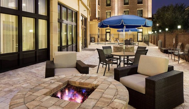 Centrally Located Savannah Hotel with Access to Downtown and Historic District