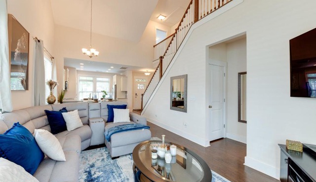 Charlotte Townhome with Patio Near Spectrum Center!